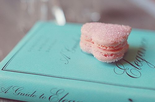 12.父亲的爱是春天的阳光，友善地照在我身上；夏天凉风拂面，散发着我内心的热气。秋天是一堆水果，引导我走向成功；冬天是一场大火，温暖着我的寒冷。父亲的爱无处不在！