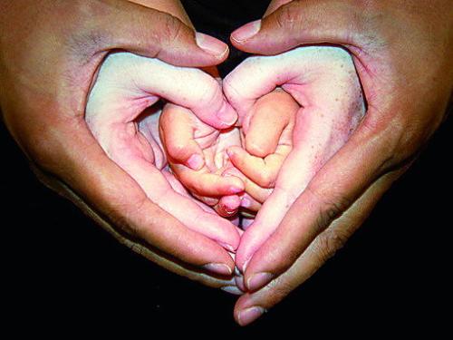 11.运气不好的人经常会听到是非。那些有足够的好运的人从来没有听过对与错。