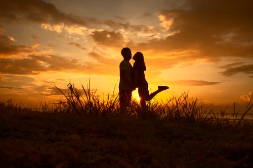 12.如果我要投降我的心，谁能使它免受伤害？