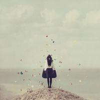 11.夜晚给了我黑色的眼睛，但这让我爱上了夜晚给我的痛苦。