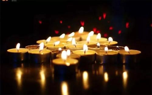 12.鼓号角的音乐正在把你送走，我希望你在天堂休息。