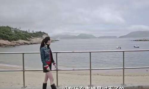 12.喜欢某人并没有错，但缺点在于喜欢一个不喜欢自己的人。