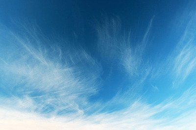 9.不要因为忙碌而冷漠，漠不关心，不要因为追求过多而忘却享受，一辈子都不能工作，请享受生活的祝福，度过一个愉快的周末！