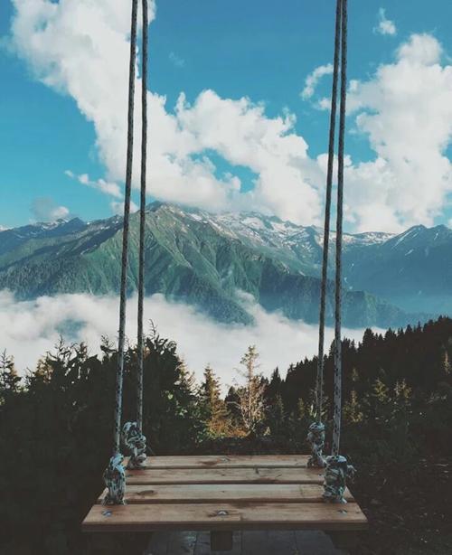 12.最近，我突然遇到了很多新同学，我很高兴这主要是我对生活的态度。