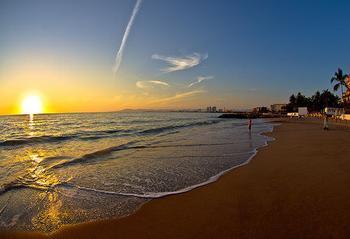 11.如果可以用钱买到幸福，大多数人会因为价格太高而感到不开心。永远不懂得感恩的人永远无法体验幸福的真true。