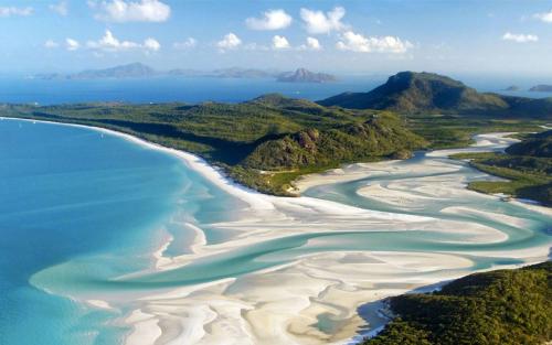 10.血液比水浓稠的情感构成了我们丰富多彩的生活，并维护了这个社会的生存和发展。