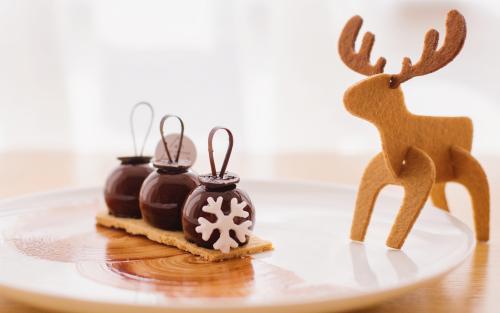 12.每当你回头看着我，我都会整天快乐。