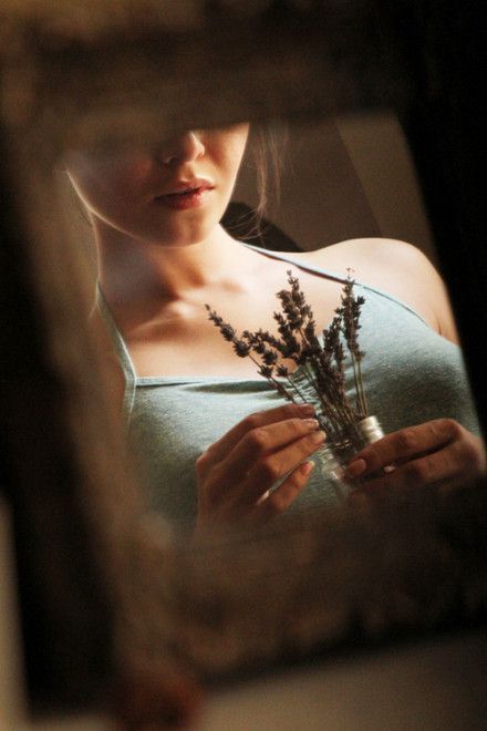 11.不要为破碎的爱情而难过，生活就是这样。