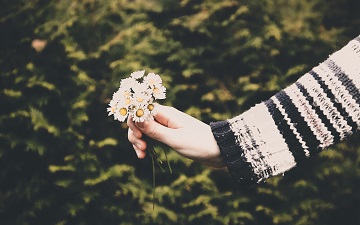 保持距离的句子1