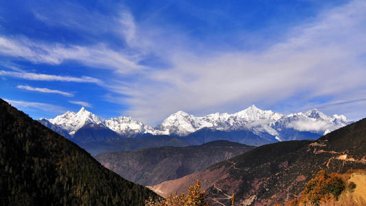 11.稻米的阳光照进我的心；它是如此丰盛，使我感到舒适；曾经一度犹豫，席卷天堂。