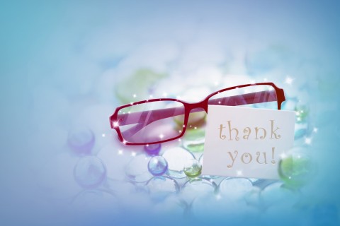 11.智者的智慧通常在于以感恩的心对待自己的环境和立场，而没有抱怨或遗憾，并以感恩的态度创造自己的荣耀！