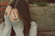 9.人们在知道世界的真相之前总是必须冷静一下。不是每个人都可以改变自己的心。