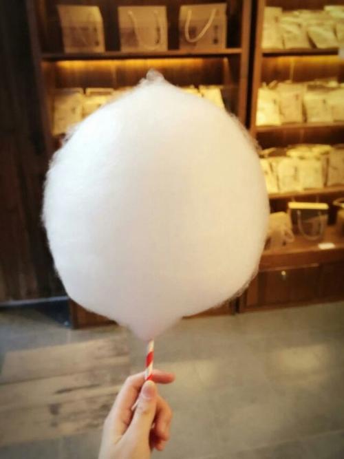 11.人们在活着时必须皮肤厚实。如果他们犯错并大笑，那该怕什么呢？当您对世界感到尴尬时，您的成长将一天天增长。