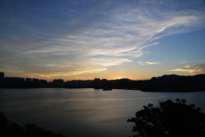 11.您可以珍惜一生的友谊，可以观看一年中的快乐时光，在心中想念您一段时间，并致以祝福您健康和美丽。朋友们，周末愉快。