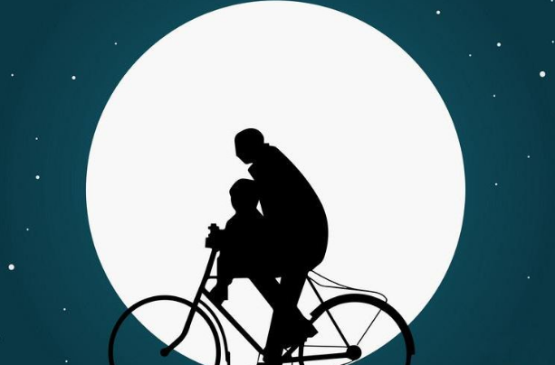 11.妈妈辛苦了：我的成长是额头上刻着的单杠。我的纵容是额头上刻有竖条；我的喜悦是鱼的尾巴刻在你眼角。我的成功在于你，妈妈，你的双唇酒窝，你努力工作！