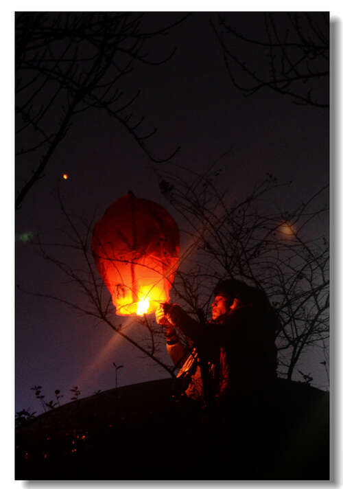 10.希望您每天像炉子上的水壶一样快乐。尽管您的屁股很热，但您仍然吹着幸福的口哨，冒着幸福的泡泡！新年快乐！