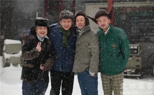 12.兄弟之间的自由和轻松就像一场大雨。让雨淋湿你的脸，摇摇头，它会再次开始。