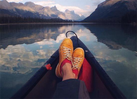 10.母亲是困难重重的拐杖。当您摇摇欲坠时，可以帮助您找到重心并支持希望的领域。