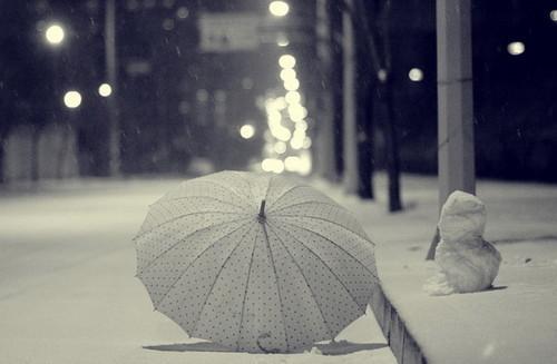 11.什么是破碎的爱？轻轻地走，不要后悔，因为只要挥手，您就会发现已经有人迫不及待地暗中牵着我的手。