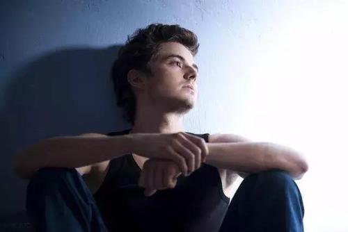 10.有一天，您会有些遗憾地放开当前的依恋和毅力，并在没有这个人的情况下过上新的生活。