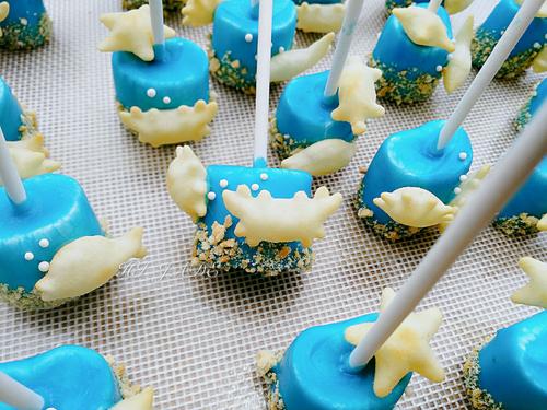 10.激情，友谊和家庭感情在我们之间无处不在，但没有爱。