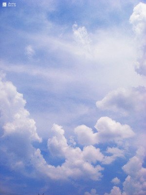 9.我中午想念你，脚上流淌着汗水，谁知道这则短信，我想念每个字。我想打电话，但恐怕会打扰您，长途电话费也很贵。这件事很难解决！！希望您能收到，一千英里哈哈哈！