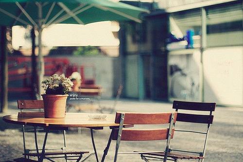 12.我意识到我渴望在18岁时拥有自己的公共帐户，拥有自己的圈子，做自己喜欢的事情，唱自己喜欢的歌曲，似乎一切都在逐渐好转，而我也步入正轨，祝自己生日快乐，破风。