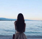 10.两条不应该相交的平行线终于有一天回到了各自的轨道。