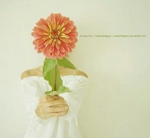 11.当您还是婴儿时，家庭情感是滋养您成长的牛奶；在您十几岁的时候，家人的爱是您的避难所；