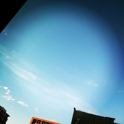 10.分离是一种考验，希望爱情比金更坚强，距离磨练，希望友谊更远，问候是丝线，牵引力传递温暖，祝福是束缚，深爱是永恒的，长期缺席，巨大的思念，短信对你来说，一个不会回报我的人是个坏蛋。