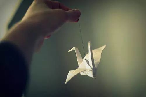 10.您的心不再属于我，但我仍然期待着您的回应，因为知道这是不可能的，但仍然会被吸引。