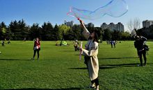 写人物动作的句子