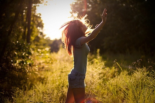 2016悲伤的句子谈论情绪