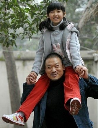 11.母爱是一幅山水画。晴朗的山泉干净整洁。铅和浮饰被冲洗掉，保持新鲜自然。她是纯洁的，但不是真实无辜的，真诚无瑕的，可以洗净所有污垢。