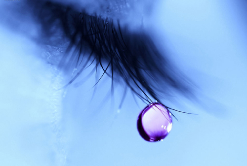 含泪的心痛句子