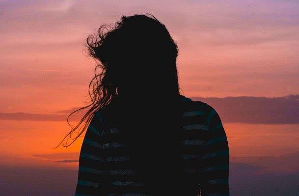 12.你必须是一个冷静的成年人。不要情绪化，不要暗中想念，不要回头，过自己的生活。您必须听话，并非所有鱼类都生活在同一海域。