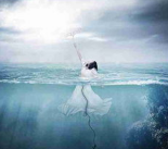 9.三千富翁，九千荒凉。只觉得人们的内心很冷。