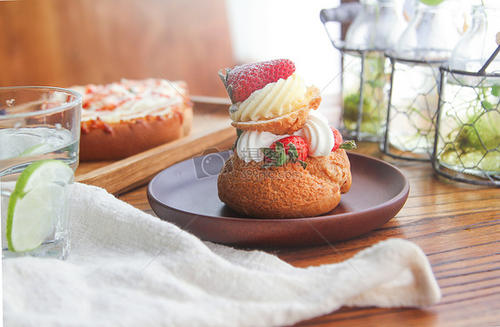 10.当你沮丧时，我会让你快乐。当您感到悲伤时，我会让您感到高兴！当您沮丧时，这就是开心果。当你伤心的时候，我想成为你的烦恼树！