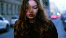 10.爱中没有对与错，只有爱与没有。