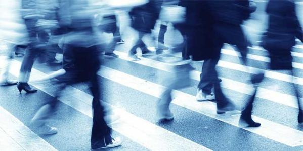 10.我的朋友问我是否仍然喜欢他？我摇头不是因为我不爱他，而是你不问。