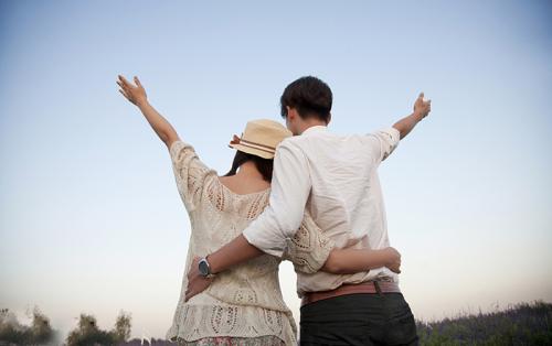 10.实际上，生活很平淡，但我们自己却使生活变得悲惨。