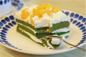 10.每次彩排都不可能说一帆风顺，所以总会有一些学生故意故意犯错，这使我们发笑，而我们的热情大笑在教室中回荡。