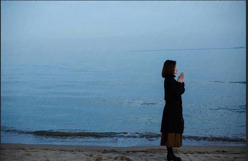 10.我要离开这个城市。即使关于我的故事太多，我仍然想将这些故事留在这座城市，然后我撤回，可能不知道在哪里，也没有目标，我想成为邪恶，我脑子里留下所有我认识的人的记忆，离开这座城市去发展或进一步研究。