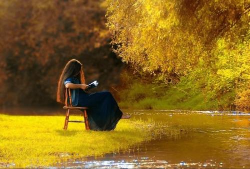 12.优雅地生活。你可能不富有；也许你的工作还不够好；也许你有麻烦了；也许你被爱抛弃了。不管是什么原因，当您外出时，请务必使自己微笑并冷静地面对生活。只要你真的很坚强，无论别人怎么也不能暗恋你，内在的力量就真的很坚强。