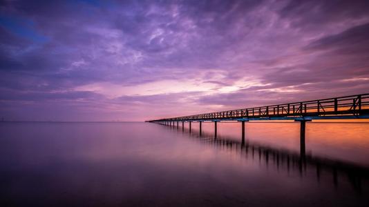 10.我终于明白，家庭的爱是无私的，家庭的爱是温暖的，家庭的爱是伟大的，被爱的人是快乐的