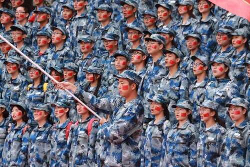 军事训练口号16个单词霸气,自大,押韵,富有创造力1