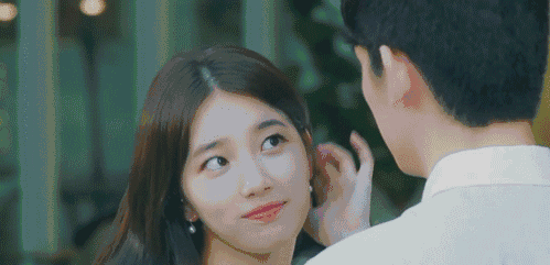 12.希望您会成为一个年轻的女孩，永远珍惜春天，在您的心中写诗，在脸上涂上奶油。