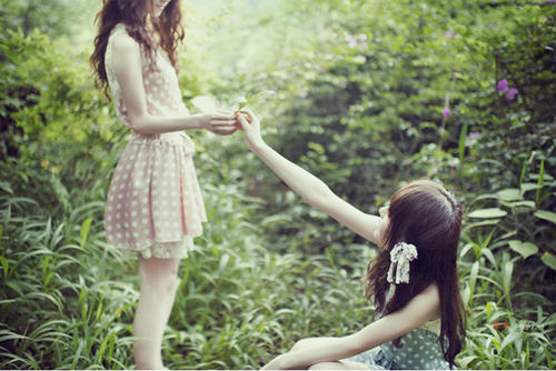 10.患病是您对家人的关爱。她使您在黑暗中感受到阳光的温暖,并增强了您战胜疾病的决心;