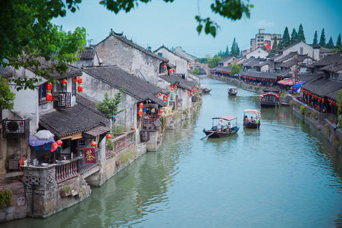 11.不要像朋友那样互相开放。