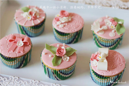 11.不论距离多远，道路多么拥堵，我都使用“黄金十一岁”驾车一千多公里，与朋友们在水口水库聚会，在那儿享受最无私的情感和最原始的农家饭菜。世界，哈哈，这是什么精神。